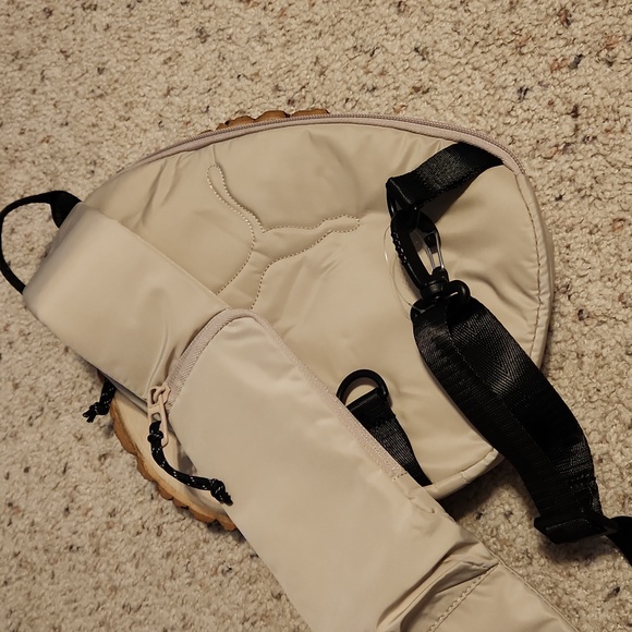Puma Beige Color Myraid Sling Handbag NEW - Picture 5 of 12